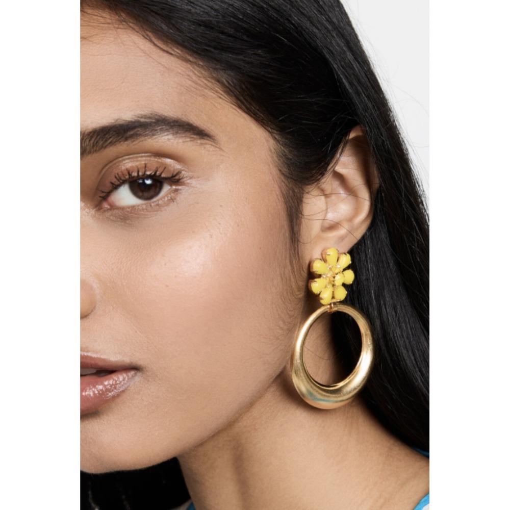 ELIZABETH COLE RADLEY PIERCED EARRINGS IN YELLOW FLOWER